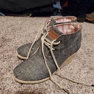 Toms wedge